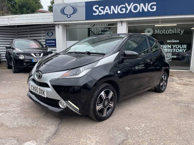 Toyota Aygo 1.0 VVT-i X-Clusiv 3dr - AIR CON - REAR CAMERA - BLUETOOTH - 15" ALOYS Hatchback Petrol Black