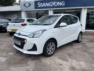 Hyundai i10 1.2 SE 5dr Auto - ONE OWNER - FSH - AIR CON - BLUETOOTH Hatchback Petrol White at CSG Motor Company Chalfont St Giles