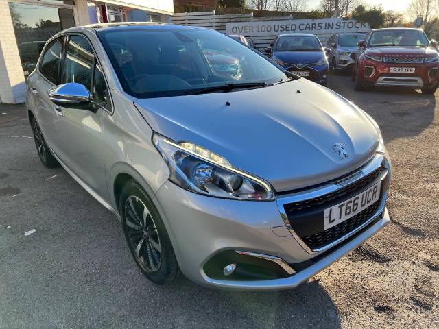 2016 Peugeot 208 1.2 PureTech Allure Premium 5dr - FSH = NAV - PANORAMIC SUNROOF - PDC