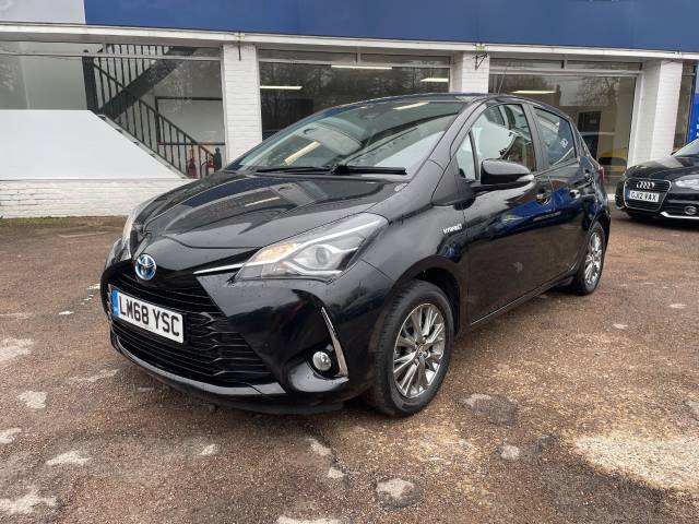 Toyota Yaris 1.5 Hybrid Icon 5dr CVT - ONE ONWER - FTSH - CAMERA - BLUETOOTH Hatchback Petrol / Electric Hybrid Black