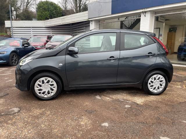 2020 Toyota Aygo 1.0 VVT-i X-Play TSS 5dr - APPLE CAR PLAY- CAMERA- BLUETOOTH