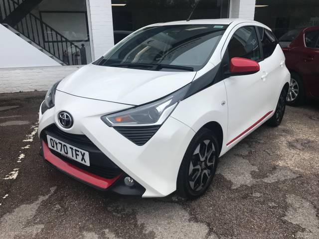 Toyota Aygo 1.0 VVT-i X-Trend TSS 5dr -  CAR PLAY - CAMERA - FTSH - BLUETOOTH Hatchback Petrol White