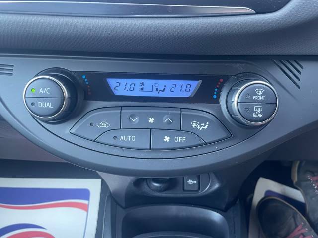 2016 Toyota Yaris 1.5 Hybrid Icon 5dr CVT - ONE OWNER - FTSH - CAMER