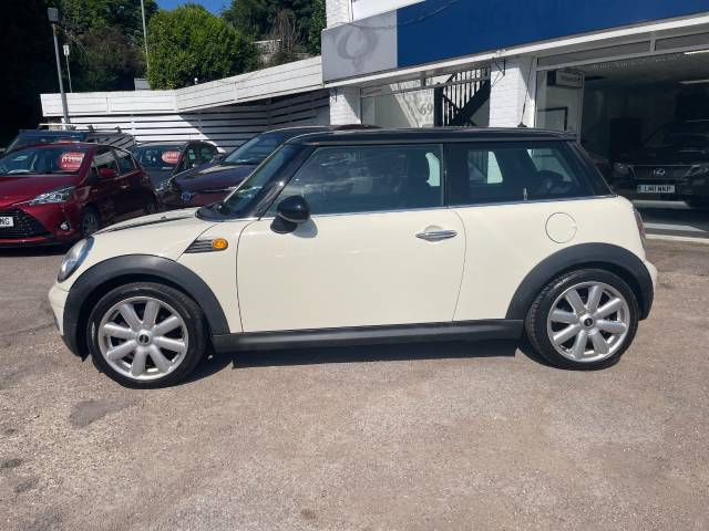 2010 Mini Hatchback 1.6 Cooper [122] 3dr - BLACK 17