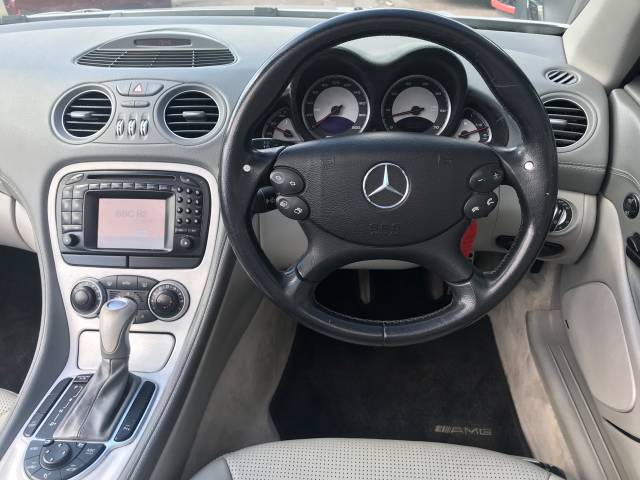 2004 Mercedes-Benz SL Series 5.4 SL 55 AMG 2dr Auto - PAN ROOF - FSH - PARKING SENSORS -  NAV