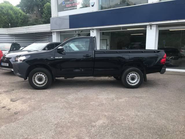 2018 Toyota Hilux Active Pick Up 2.4 D-4D - ONE OWNER - FSH - AIR CON - NO VAT