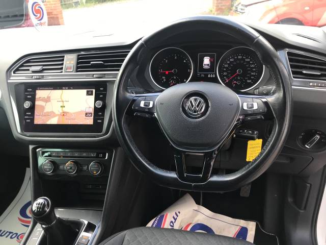 2017 Volkswagen Tiguan 2.0 TDi 150 SE Nav 5dr - FVSH - H/SEAT - CAR PLAY - PARKING SENSORS