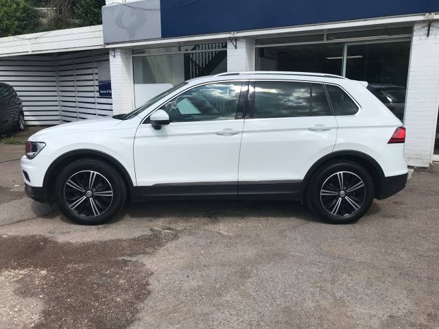 2017 Volkswagen Tiguan 2.0 TDi 150 SE Nav 5dr - FVSH - H/SEAT - CAR PLAY - PARKING SENSORS