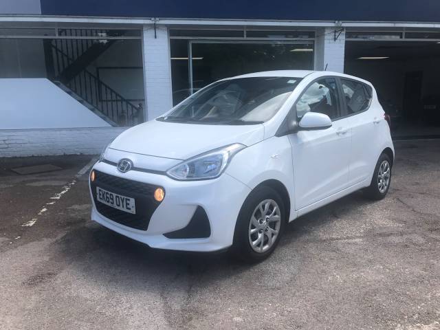 Hyundai i10 1.2 SE 5dr Auto - ONE OWNER - FSH - AIR CON - BLUETOOTH Hatchback Petrol White