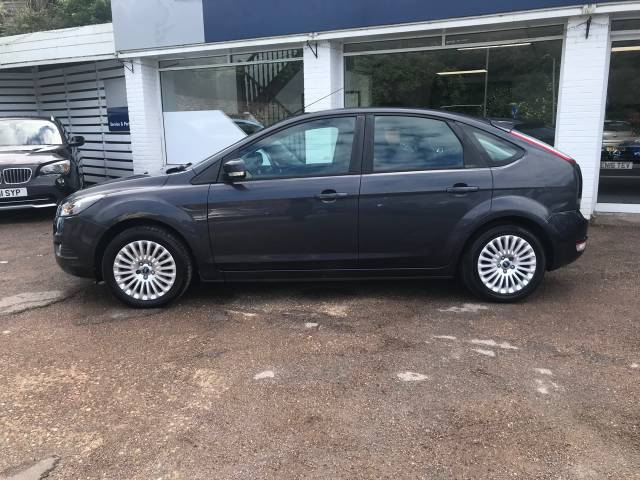 2010 Ford Focus 2.0 Titanium 5dr Auto - SAT NAV - CRUISE CONTROL - CLIMATE - ALLOYS