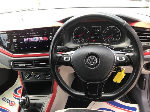 2018 Volkswagen Polo 1.0 TSI 95 Beats 5dr - APPLE CAR PLAY - FRONT AND REAR PARKING SENSORS - AIR CON - ALLOYS
