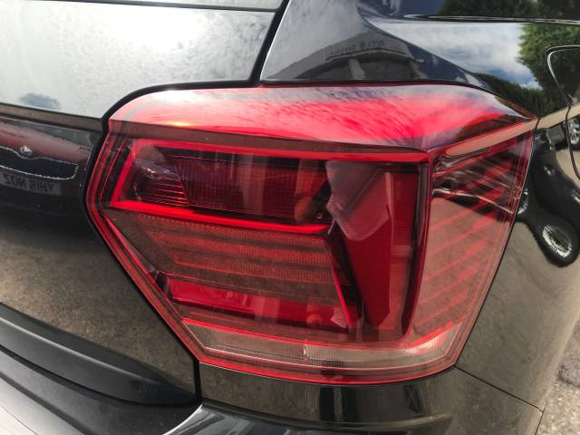 2018 Volkswagen Polo 1.0 TSI 95 Beats 5dr - APPLE CAR PLAY - FRONT AND REAR PARKING SENSORS - AIR CON - ALLOYS