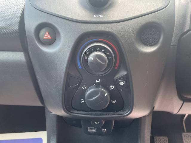 2016 Toyota Aygo 1.0 VVT-i X 5dr - REAR CAMERA - BLUETOOTH - AIR CON - ALLOYS