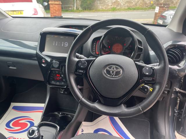 2018 Toyota Aygo 1.0 VVT-i X-Press 5dr x-shift - FTSH - REAR CAMERA - BLUETOOTH - AIR CON