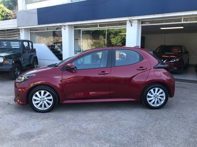 2021 Toyota Yaris 1.5 Hybrid Icon 5dr CVT - CAR PLAY - FTSH - 1 - ONWER