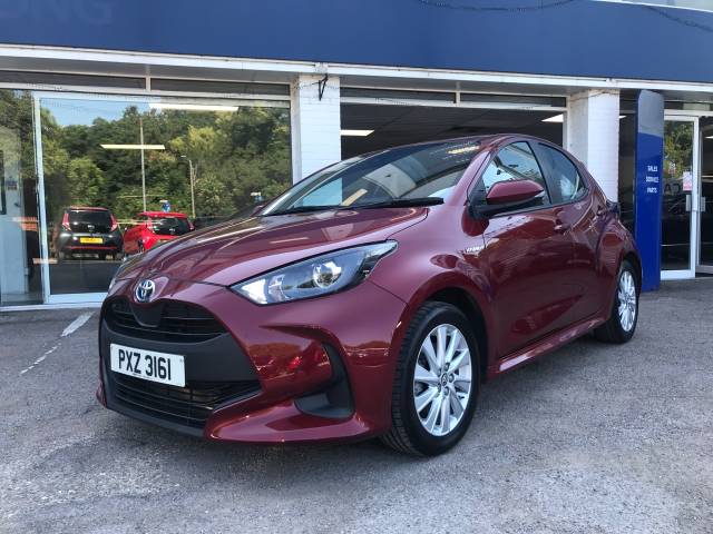 Toyota Yaris 1.5 Hybrid Icon 5dr CVT - CAR PLAY - FTSH - 1 - ONWER Hatchback Petrol / Electric Hybrid Red