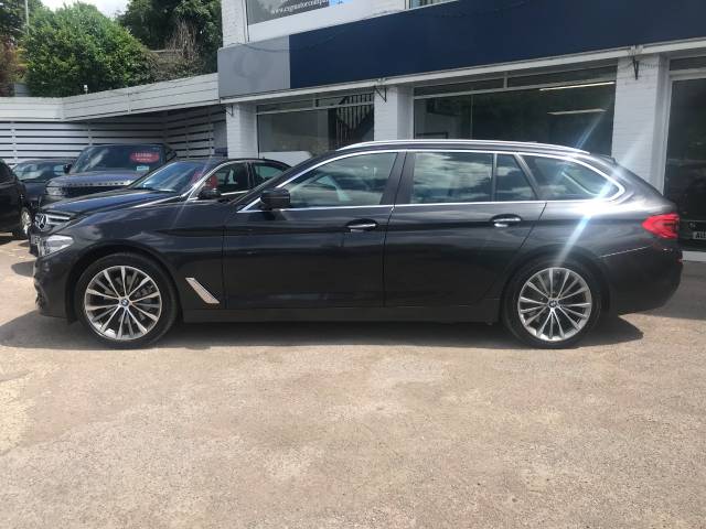 2017 BMW 5 Series 3.0 530d SE 5dr Auto - H/LEATHER - NAV - PARKING SENSORS - FFSH