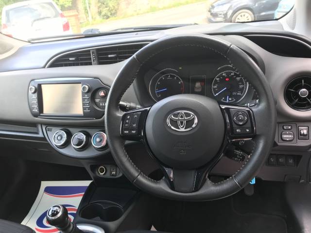 2017 Toyota Yaris 1.5 VVT-i Icon Tech 5dr - SAT NAV - CAMERA - BLUETOOTH