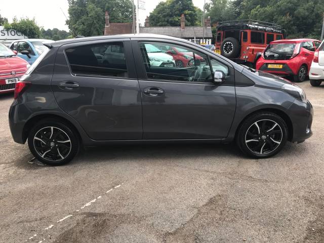 2016 Toyota Yaris 1.33 VVT-i Design 5dr - BLUETOOTH - REAR CAMERA - SERVICE HISTORY - AIR CON