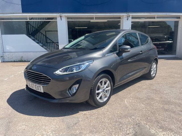 Ford Fiesta 1.1 Zetec 3dr - AIR CON - ALLOYS - SAT NAV - BLUETOOTH Hatchback Petrol Grey
