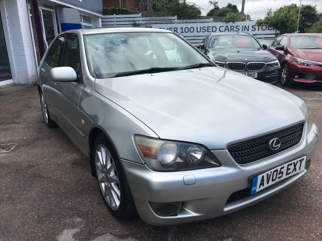2005 Lexus IS 200 2.0 SE 4dr Auto - H/ LEATHER -  NAV - PARKING SESNOSR