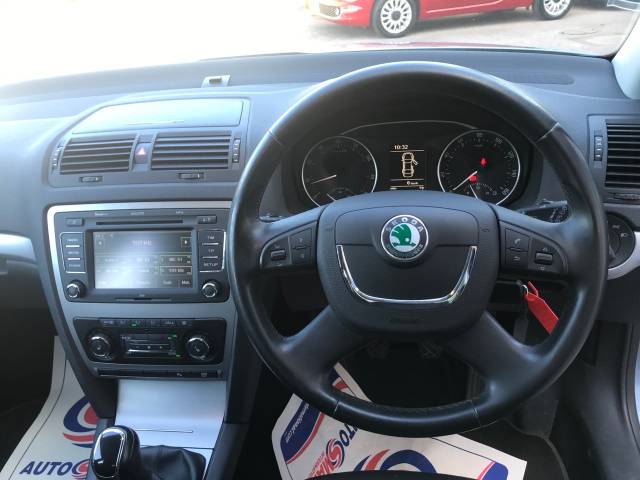 2011 Skoda Octavia 1.4 TSI Elegance 5dr -ONE OWNER - FSH - PARKING SENSORS
