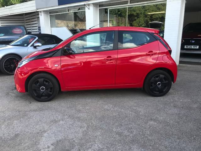 2020 Toyota Aygo 1.0 VVT-i X-Play 5dr - FSH - APPLE CAR PLAY - REAR CAMERA - AIR CON