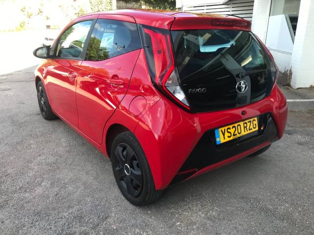 2020 Toyota Aygo 1.0 VVT-i X-Play 5dr - FSH - APPLE CAR PLAY - REAR CAMERA - AIR CON