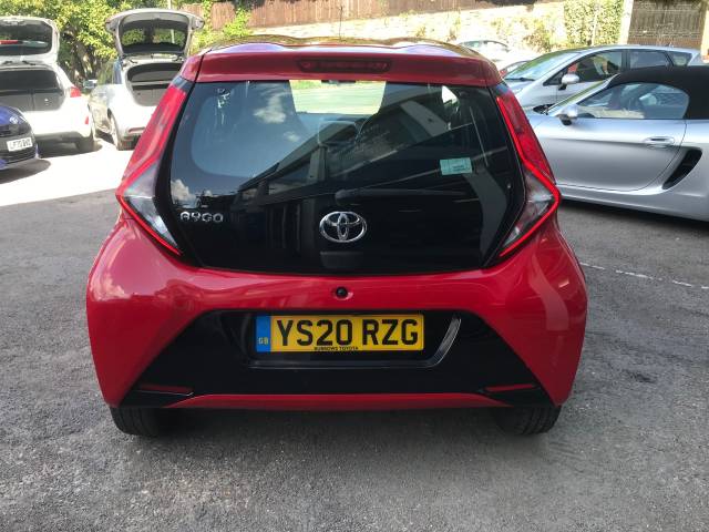 2020 Toyota Aygo 1.0 VVT-i X-Play 5dr - FSH - APPLE CAR PLAY - REAR CAMERA - AIR CON