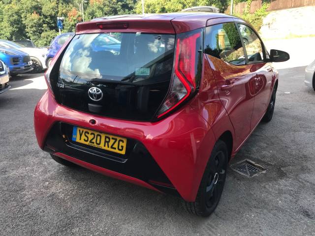 2020 Toyota Aygo 1.0 VVT-i X-Play 5dr - FSH - APPLE CAR PLAY - REAR CAMERA - AIR CON