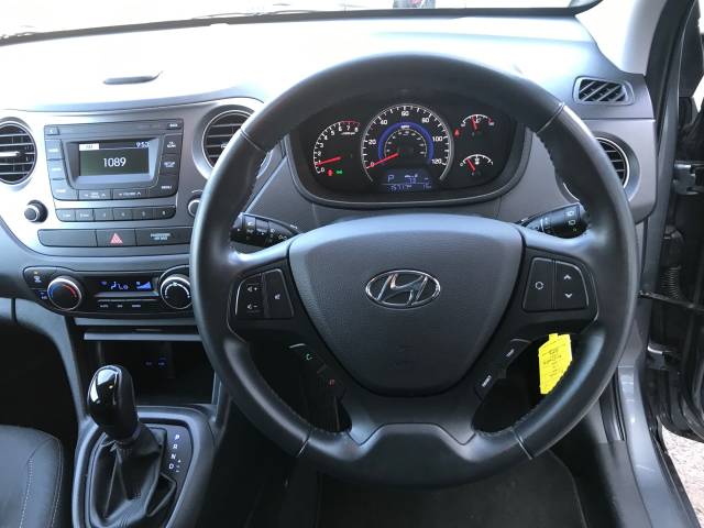2017 Hyundai i10 1.2 Premium 5dr Auto - AIR CON - ALLOYS - BLUETOOTH - CRUISE