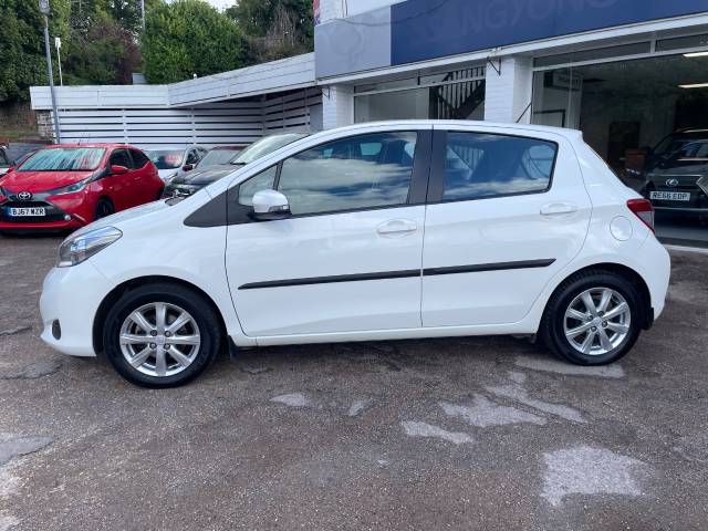 2012 Toyota Yaris 1.33 VVT-i TR 5dr Multidrive S - ONE OWNER - FTSH -  REAR CAMERA AND SENSORS