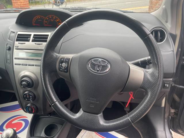 2010 Toyota Yaris 1.33 VVT-i TR 5dr [6]- AIR CON