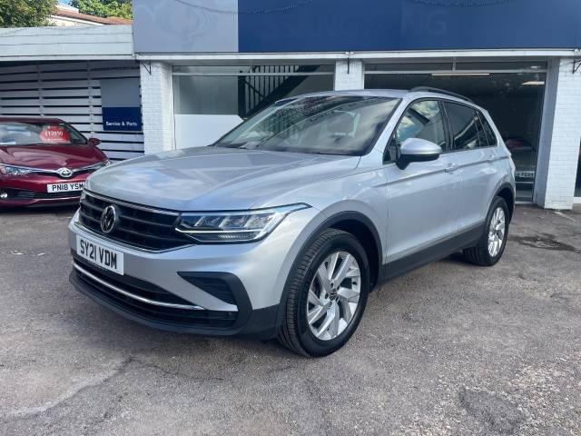Volkswagen Tiguan 1.5 TSI 150 Life 5dr DSG - APPLE CAR PLAY/ANDROID AUTO - FVSH - 1 OWNER Estate Petrol Silver