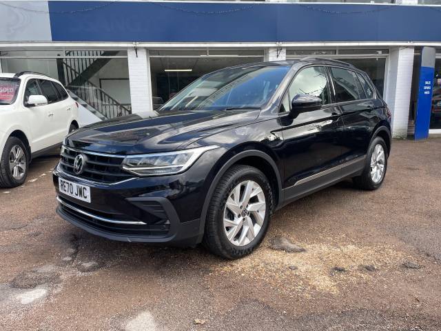 Volkswagen Tiguan 1.5 TSI 150 Life 5dr - APPLE CAR PLAY  - FSH - 1 OWNER - Estate Petrol Black
