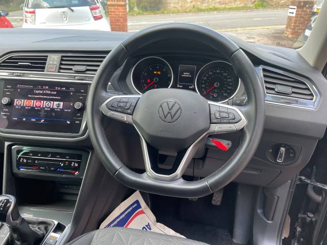 2020 Volkswagen Tiguan 1.5 TSI 150 Life 5dr - APPLE CAR PLAY  - FSH - 1 OWNER -