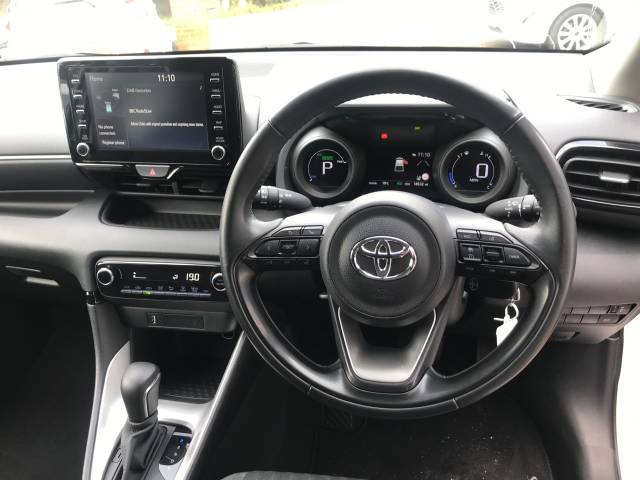 2021 Toyota Yaris 1.5 Hybrid Design 5dr CVT - FTSH - APPLE CAR PLAY  BLUETOOTH - 1 OWNER