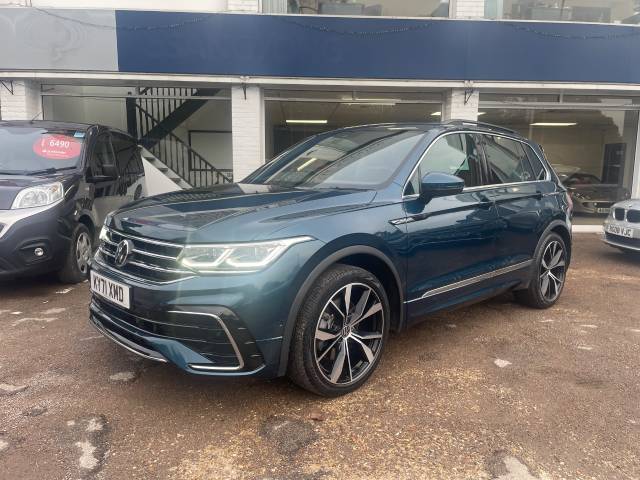 Volkswagen Tiguan 2.0 TDI 200 4Motion R-Line 5dr DSG - FVSH - CAR PLAY - H/SEATS AND WHEEL Estate Diesel Blue