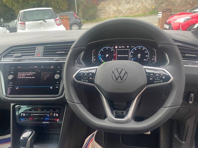 2021 Volkswagen Tiguan 2.0 TDI 200 4Motion R-Line 5dr DSG - FVSH - CAR PLAY - H/SEATS AND WHEEL