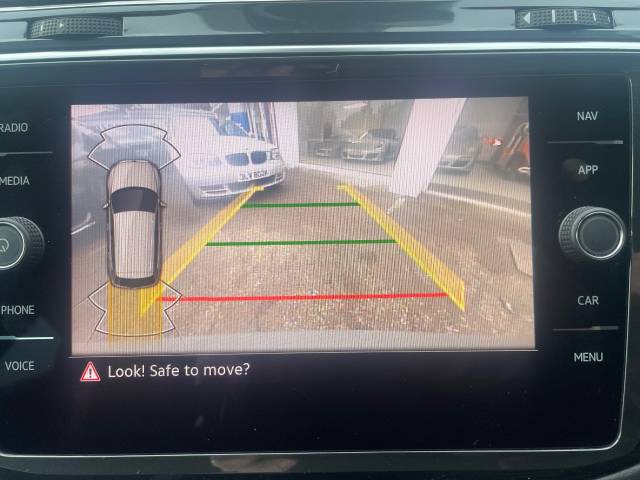 2021 Volkswagen Tiguan 2.0 TDI 200 4Motion R-Line 5dr DSG - FVSH - CAR PLAY - H/SEATS AND WHEEL