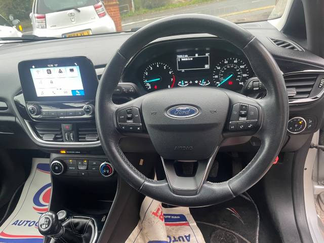 2017 Ford Fiesta 1.1 Zetec 5dr - APPLE CAR PLAY - AIR CON - BLUETOOTH
