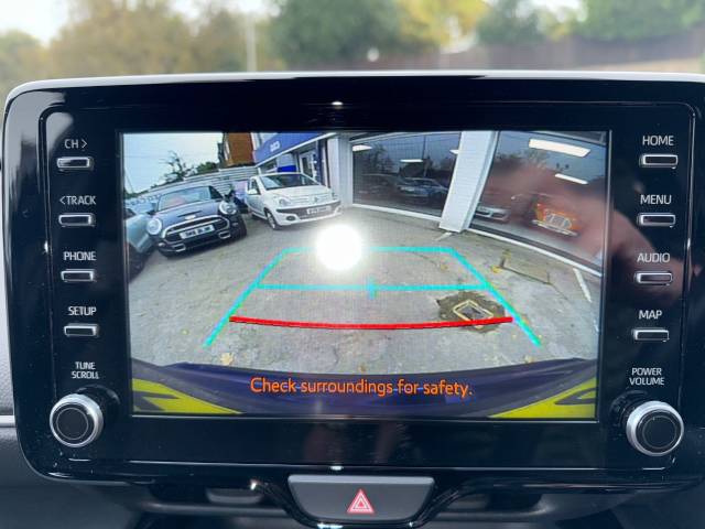 2023 Toyota Yaris Cross 1.5 Hybrid Design 5dr CVT - APPLE CAR PLAY -