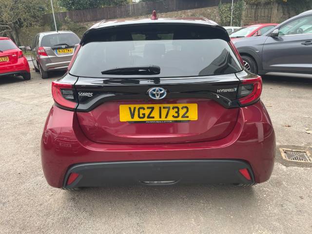 2021 Toyota Yaris 1.5 Hybrid Design 5dr CVT - APPLE CAR PLAY - FTSH - CRUISE  - CAMERA