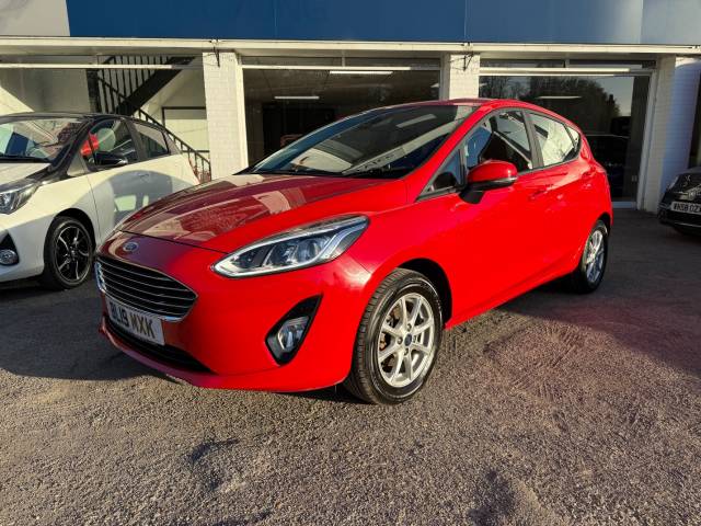 Ford Fiesta 1.1 Zetec 5dr - FSH - APPLE CAR PLAY - BLUETOOTH - H/SCREEN Hatchback Petrol Red