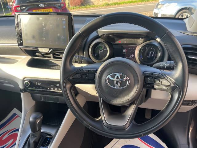 2022 Toyota Yaris 1.5 Hybrid Excel 5dr CVT - PARKING SENSORS - PANORAMIC SUNROOF - 1 OWNER
