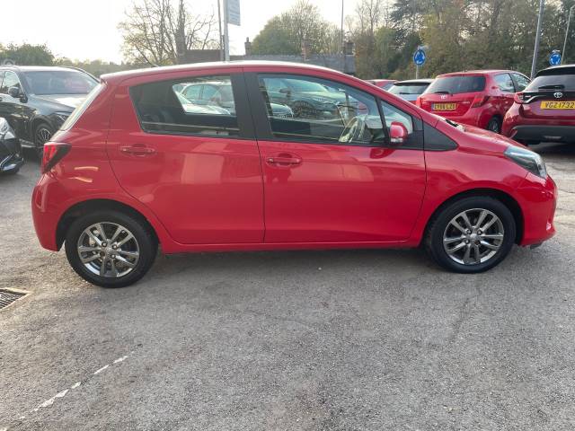 2015 Toyota Yaris 1.33 VVT-i Icon 5dr - BLUETOOTH - AIR CON - £35.00 TAX
