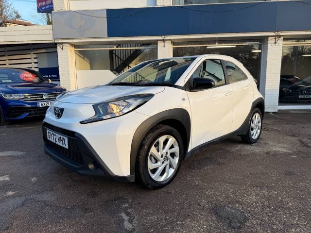 Toyota Aygo X 1.0 VVT-i Pure 5dr Auto - R SESNOSR - APPLE CAR PLAY - 1 OWNER Hatchback Petrol White