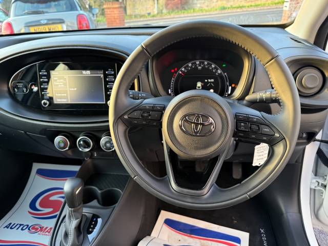 2022 Toyota Aygo X 1.0 VVT-i Pure 5dr Auto - R SESNOSR - APPLE CAR PLAY - 1 OWNER