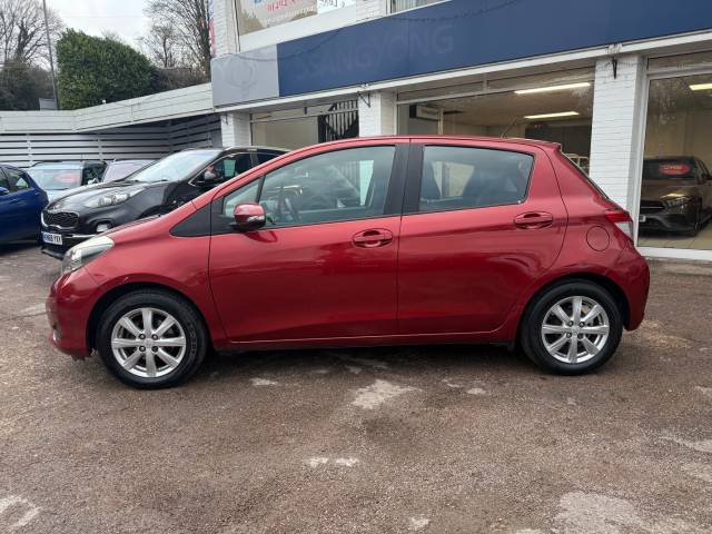2012 Toyota Yaris 1.33 VVT-i TR 5dr - £35 TAX - BLUETOOTH - CAMERA - AIR