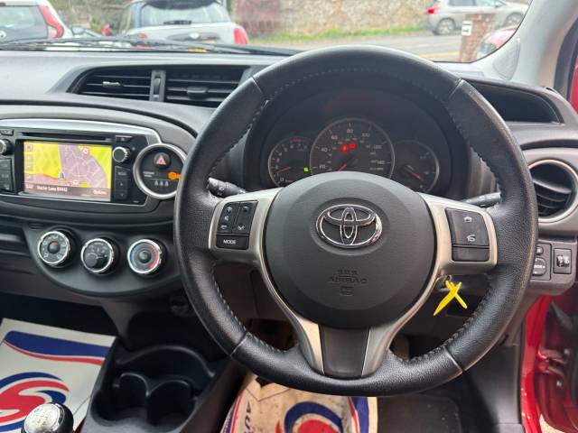 2012 Toyota Yaris 1.33 VVT-i TR 5dr - £35 TAX - BLUETOOTH - CAMERA - AIR